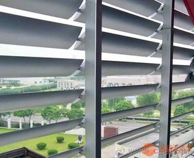 電動遮陽天蓬簾、戶外遮陽百葉簾與遮陽翻板梭形百葉片批發(fā)定制及系統(tǒng)集成價格解析